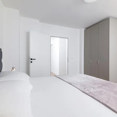 2226b * Ρόβινι